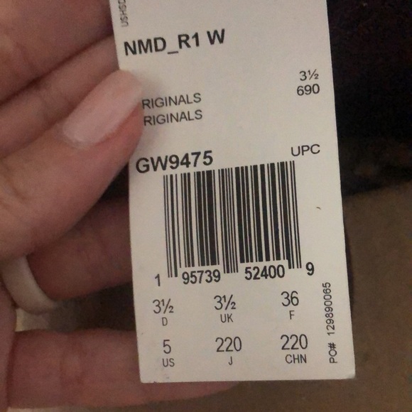 New Adidas NMD R1 bestseller - Picture 4 of 4